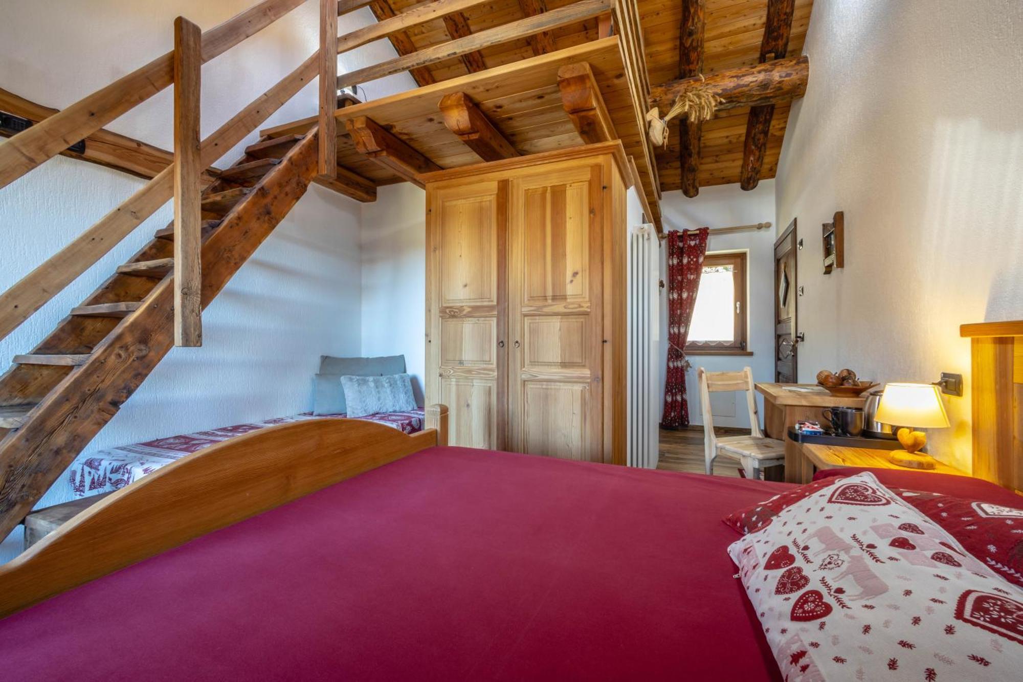 Hotel Le Coin des Mélèzes Brusson Esterno foto