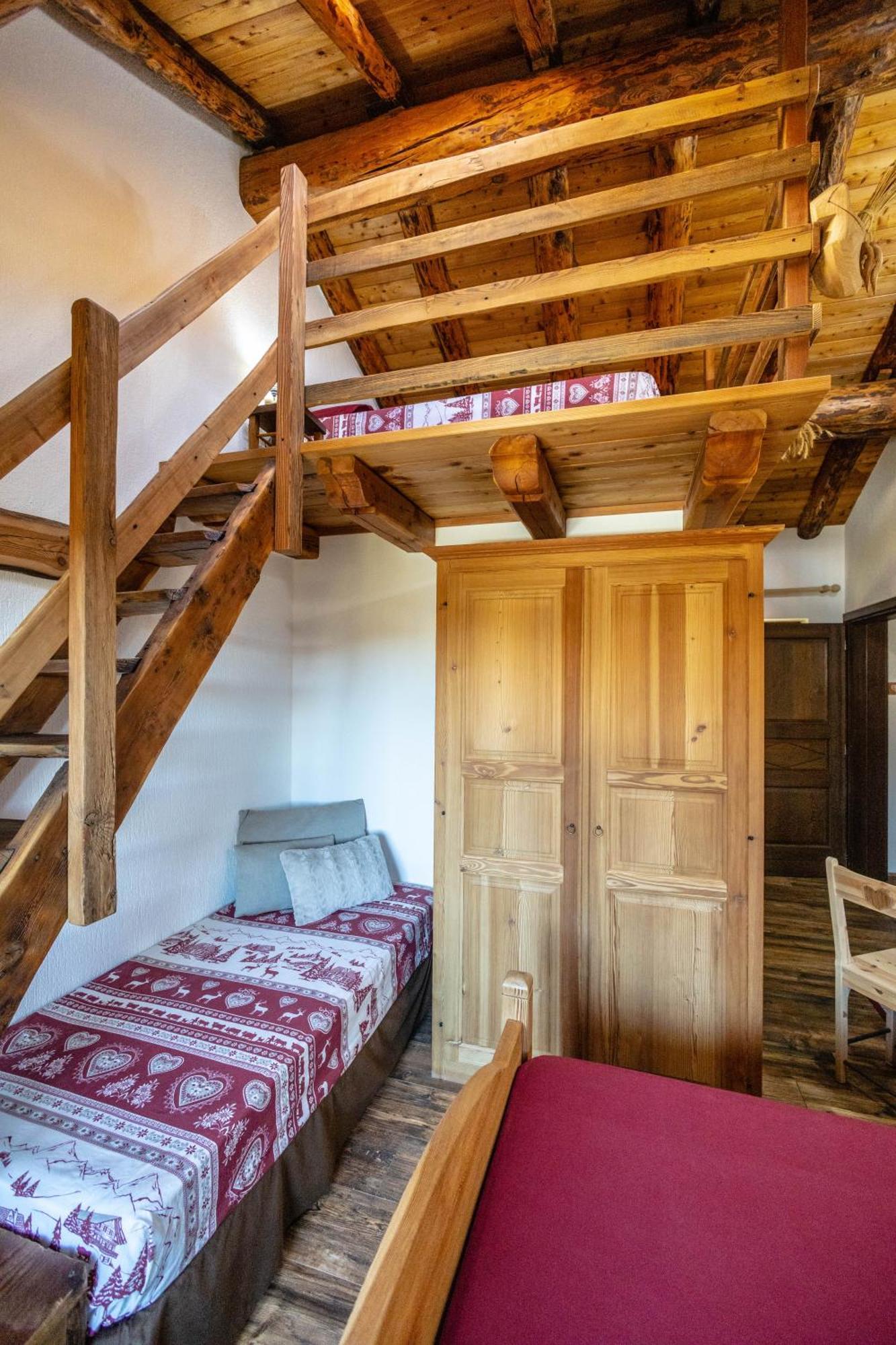 Hotel Le Coin des Mélèzes Brusson Esterno foto