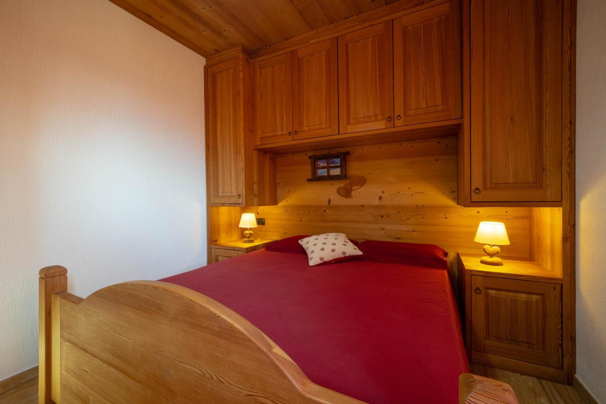 Hotel Le Coin des Mélèzes Brusson Esterno foto